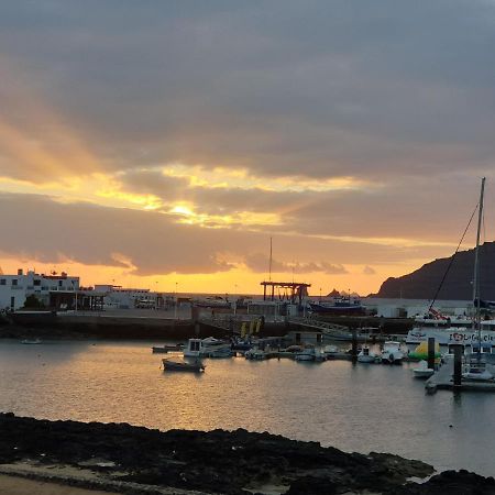 La Graciosa Camelia Beach Vistas Mar Caleta de Sebo Luaran gambar
