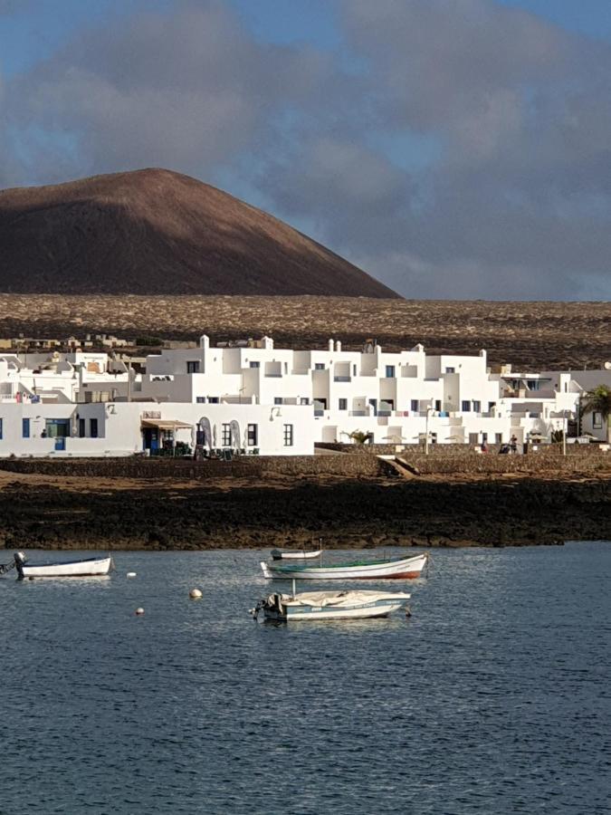 La Graciosa Camelia Beach Vistas Mar Caleta de Sebo Luaran gambar