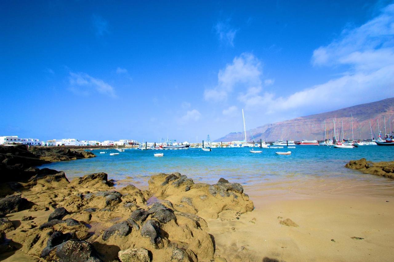 La Graciosa Camelia Beach Vistas Mar Caleta de Sebo Luaran gambar